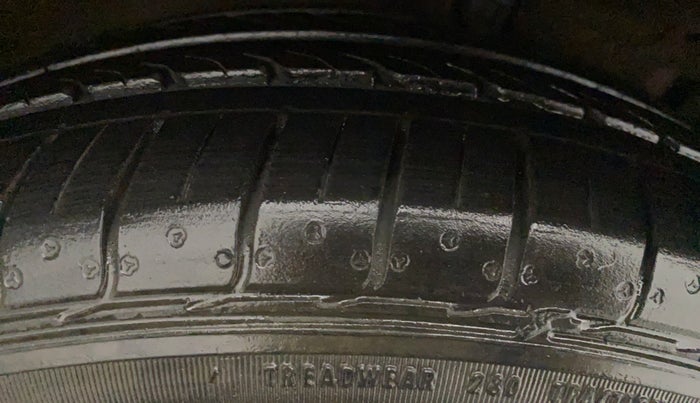 2017 Maruti Ciaz DELTA 1.4 MT PETROL, Petrol, Manual, 47,766 km, Right Rear Tyre Tread