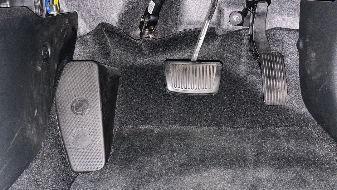 2024 Hyundai i30 Hev 1.6p Dct, Automatic, 37281 km, Pedals and Footmat