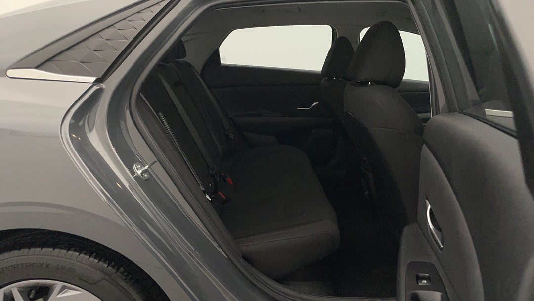 2024 Hyundai i30 Hev 1.6p Dct, Automatic, 37281 km, Right Side Rear Door Cabin View