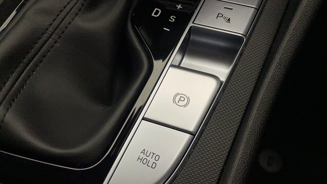 2024 Hyundai i30 Hev 1.6p Dct, Automatic, 37281 km, Handbrake