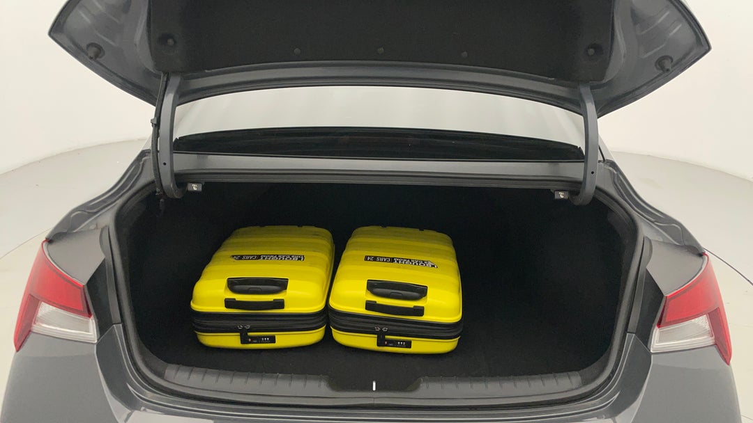 2024 Hyundai i30 Hev 1.6p Dct, Automatic, 37281 km, Boot Inside View with Luggage