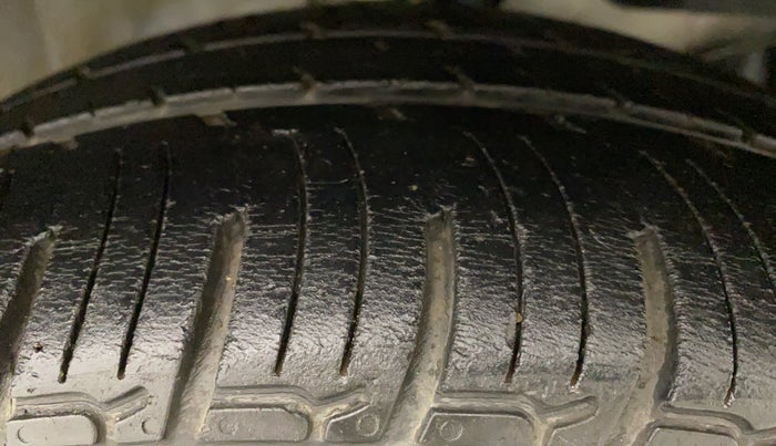 2015 Honda Brio 1.2 S MT I VTEC, Petrol, Manual, 57,354 km, Right Front Tyre Tread