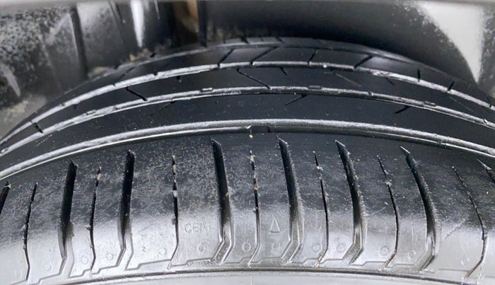 2016 Maruti S Cross ZETA 1.3, Diesel, Manual, 84,168 km, Right Rear Tyre Tread
