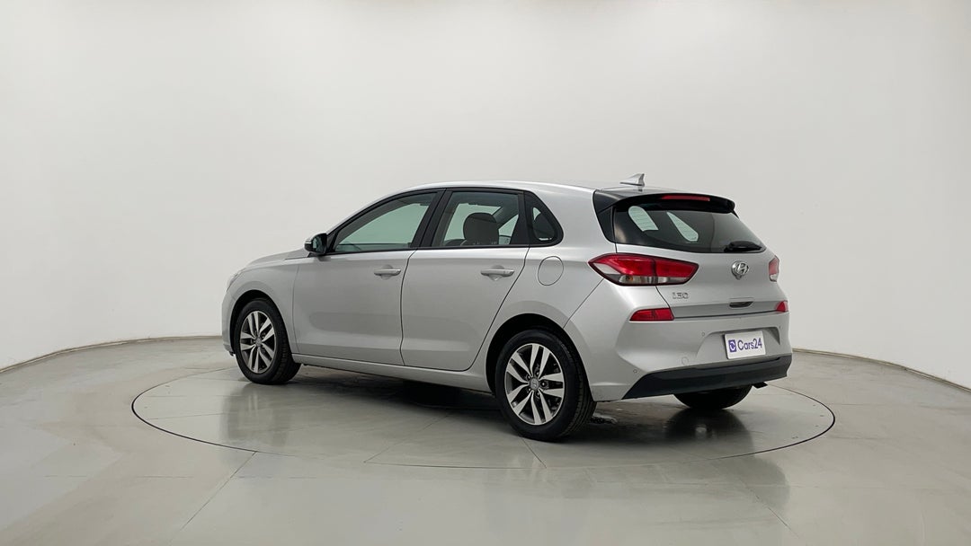 Left Back Diagonal (45- Degree) View