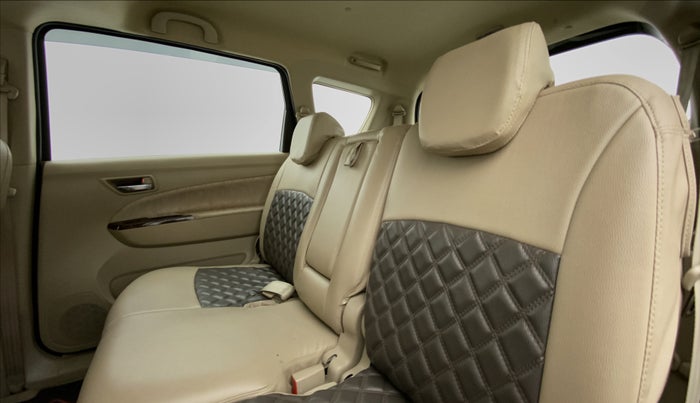2015 Maruti Ertiga ZXI, Petrol, Manual, 43,319 km, Right Side Rear Door Cabin