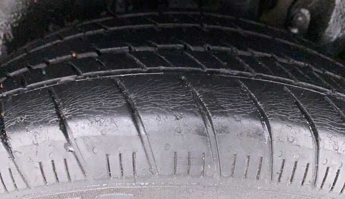 2015 Maruti Ertiga ZXI, Petrol, Manual, 43,319 km, Left Rear Tyre Tread