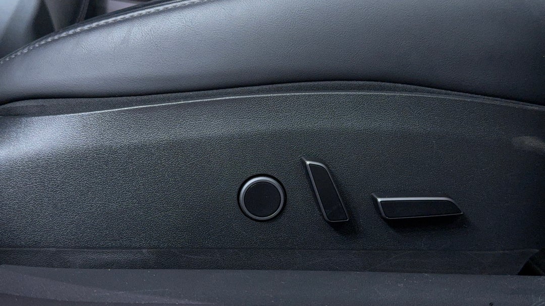 2022 Tesla Model 3 Rear-wheel Drive, Automatic, 65717 km, Drivers Side Adjustment Panel