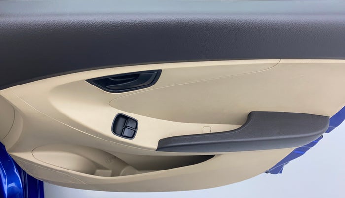 2017 Hyundai Eon ERA PLUS (O), Petrol, Manual, 22,418 km, Driver Side Door Panels Control