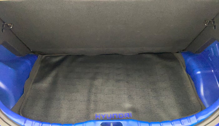 2017 Hyundai Eon ERA PLUS (O), Petrol, Manual, 22,418 km, Boot Inside View