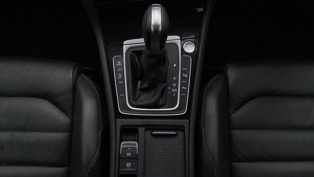 2015 Volkswagen Golf 110 Tsi Highline, Automatic, 131601 km, Gear Lever 