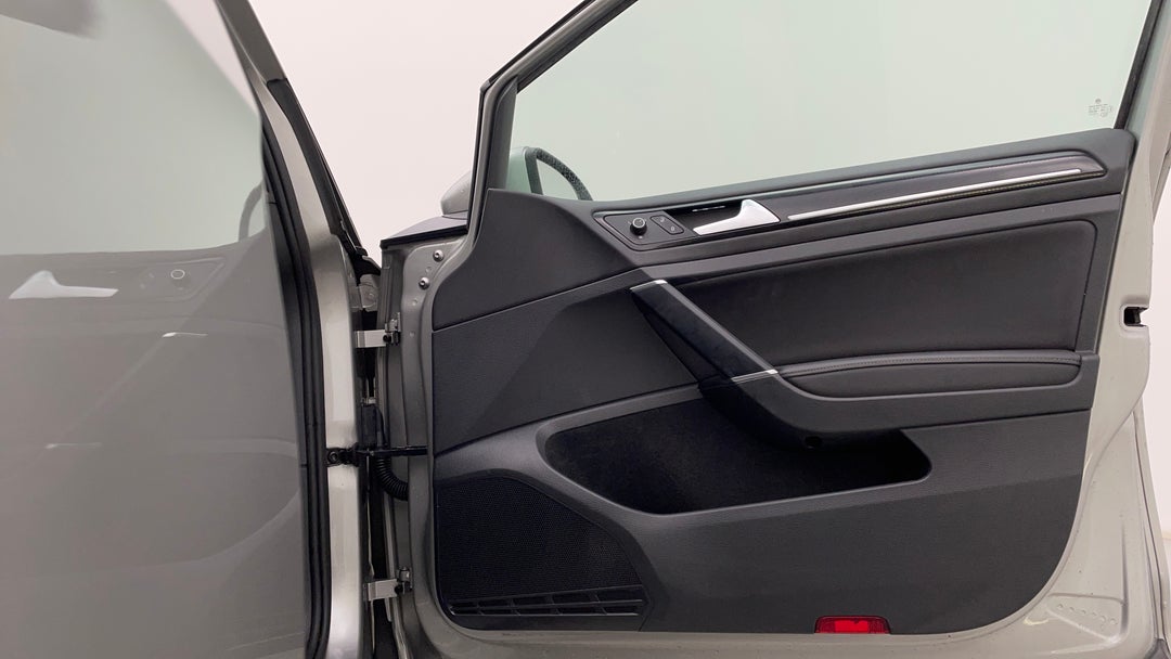 2015 Volkswagen Golf 110 Tsi Highline, Automatic, 131601 km, Speaker View