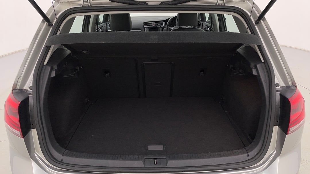 2015 Volkswagen Golf 110 Tsi Highline, Automatic, 131601 km, Boot Inside View