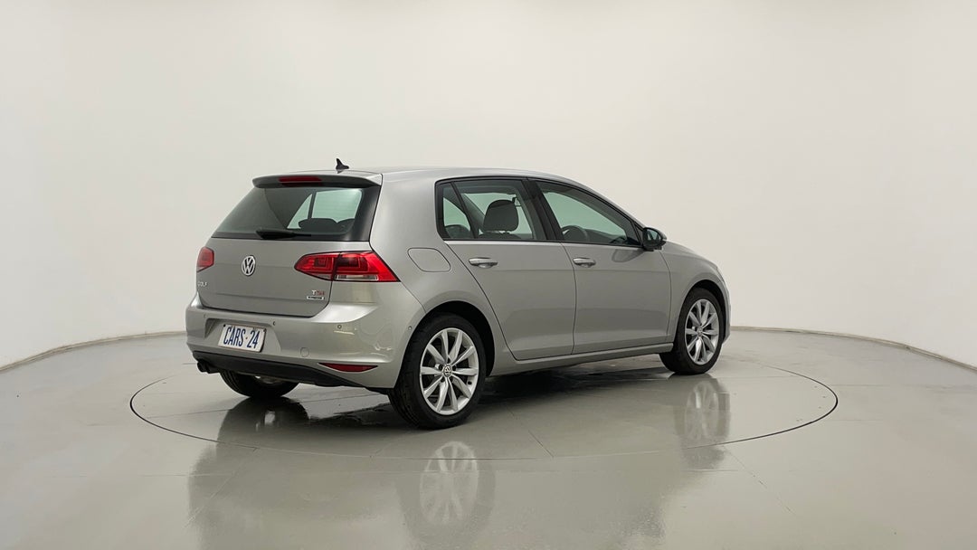 2015 Volkswagen Golf 110 Tsi Highline, Automatic, 131601 km, Right Back Diagonal (45- Degree) View