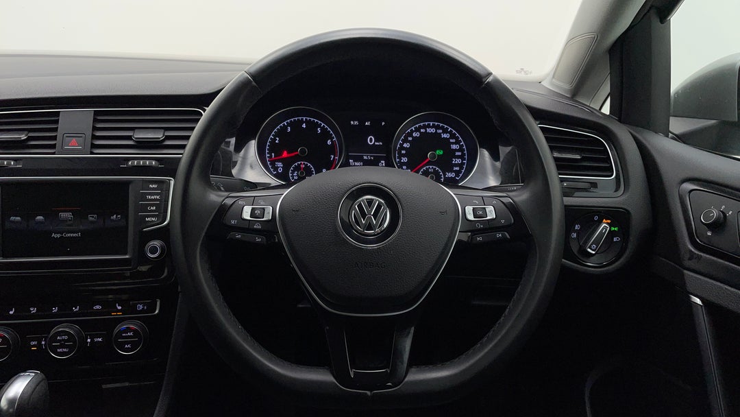 2015 Volkswagen Golf 110 Tsi Highline, Automatic, 131601 km, Steering Wheel Close-up