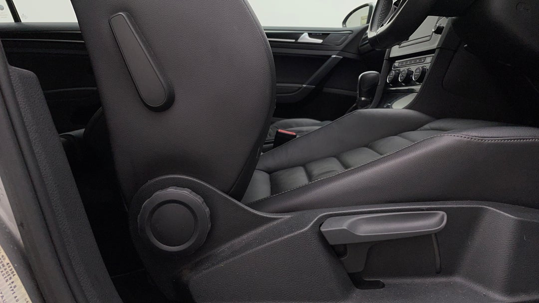 2015 Volkswagen Golf 110 Tsi Highline, Automatic, 131601 km, Drivers Side Adjustment Panel