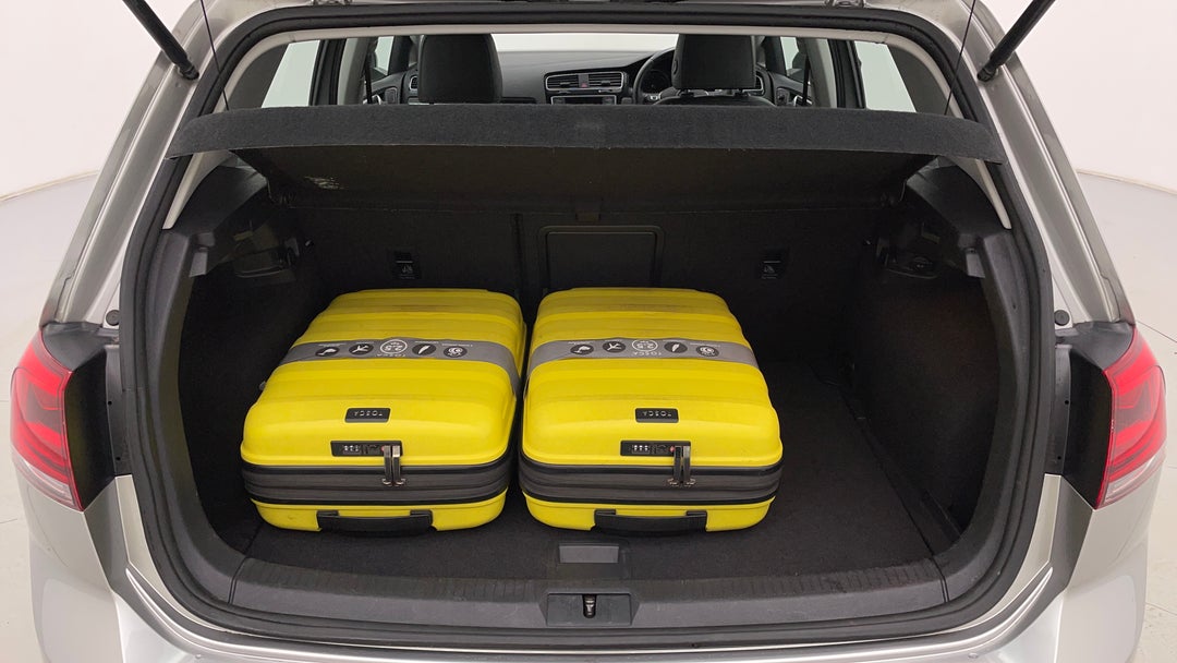 2015 Volkswagen Golf 110 Tsi Highline, Automatic, 131601 km, Boot Inside View with Luggage