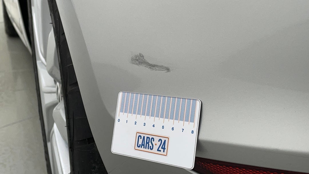 2015 Volkswagen Golf 110 Tsi Highline, Automatic, 131601 km, Bumper Rear Scratch