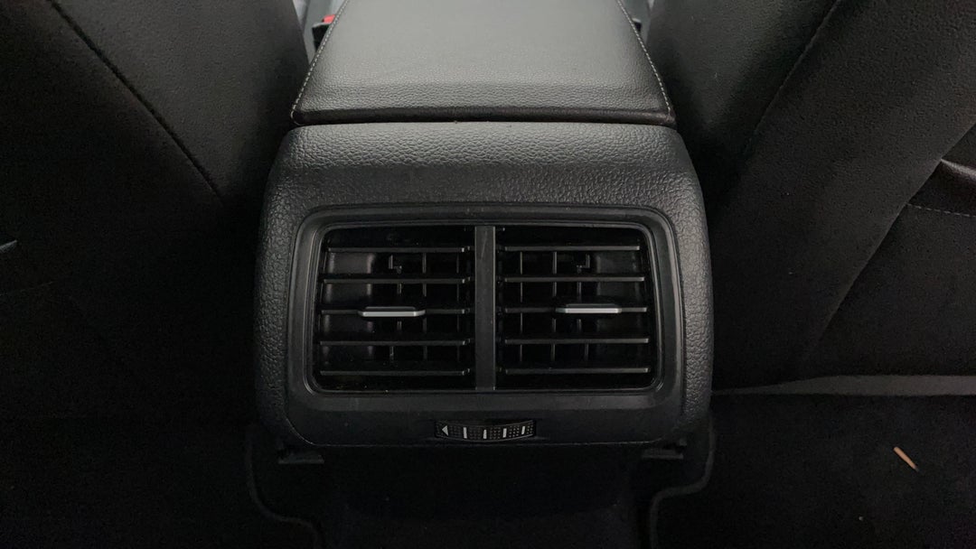 2015 Volkswagen Golf 110 Tsi Highline, Automatic, 131601 km, Rear A/C Vent