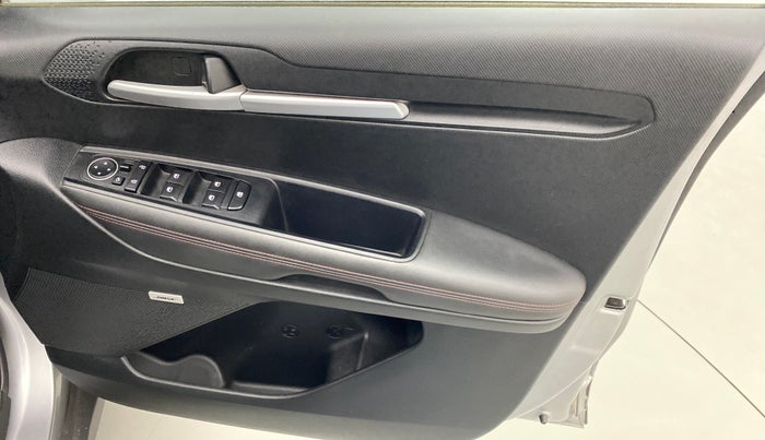2020 KIA SONET GTX PLUS DCT 1.0, Petrol, Automatic, 14,752 km, Driver Side Door Panels Control
