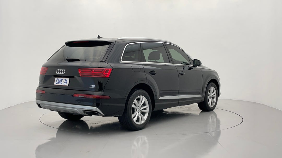 Right Back Diagonal (45- Degree) View