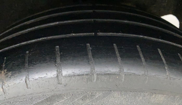 2016 Maruti Baleno ALPHA PETROL 1.2, Petrol, Manual, 53,429 km, Left Rear Tyre Tread