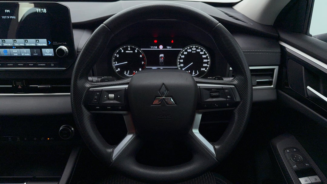 2021 Mitsubishi Outlander Es 7 Seat (AWD), Automatic, 38320 km, Steering Wheel Close-up