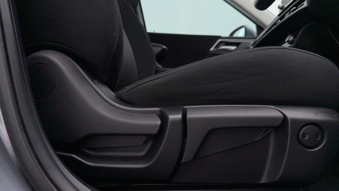 2021 Mitsubishi Outlander Es 7 Seat (AWD), Automatic, 38320 km, Drivers Side Adjustment Panel