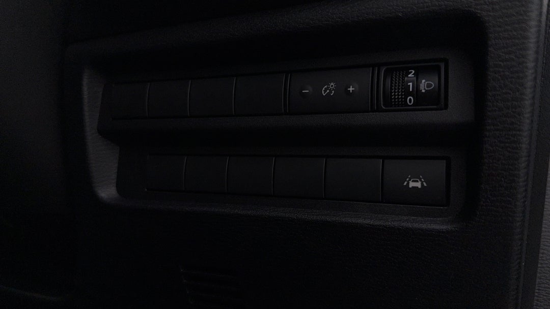 2021 Mitsubishi Outlander Es 7 Seat (AWD), Automatic, 38320 km, Utility Switches/Buttons