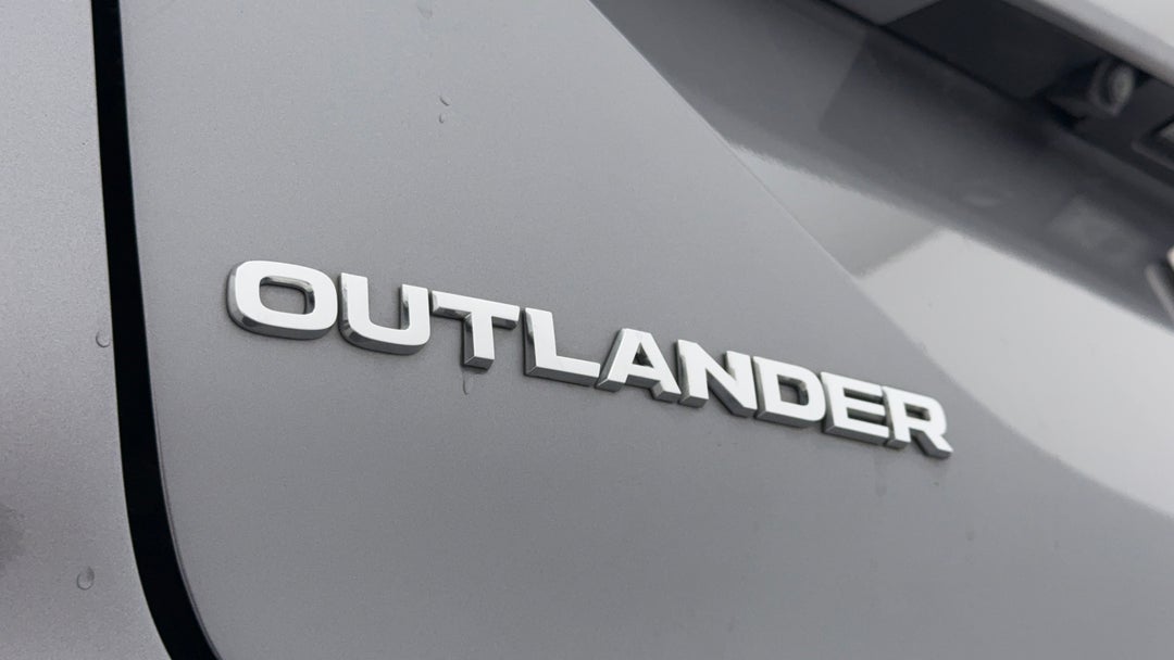 2021 Mitsubishi Outlander Es 7 Seat (AWD), Automatic, 38320 km, Badge (Boot Left Side)