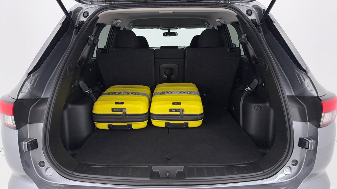 2021 Mitsubishi Outlander Es 7 Seat (AWD), Automatic, 38320 km, Boot Inside View with Luggage