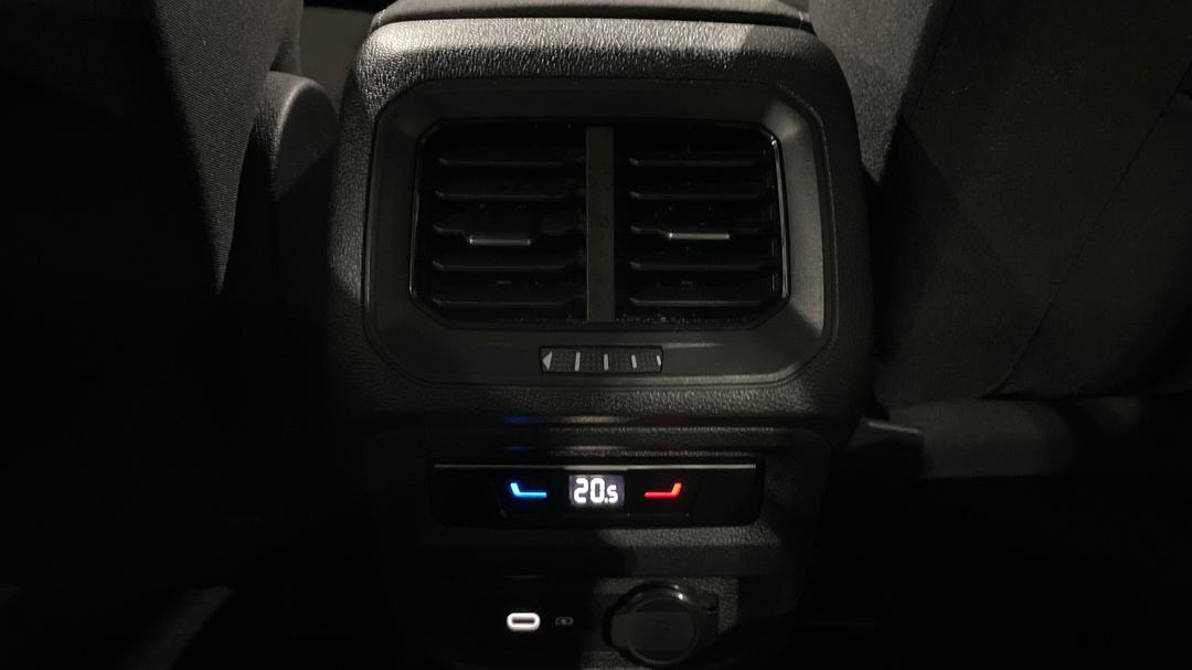 2021 Volkswagen Tiguan 110tsi Life, Automatic, 107906 km, Rear A/C Vent