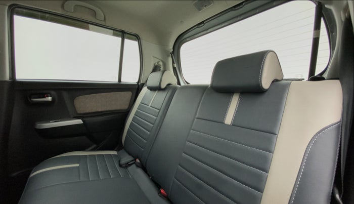 2016 Maruti Wagon R 1.0 VXI, Petrol, Manual, 24,036 km, Right Side Rear Door Cabin