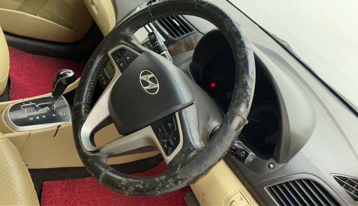 2012 Hyundai Verna FLUIDIC 1.6 CRDI SX AT, Diesel, Automatic, 78,769 km, Steering wheel - Steering cover is minor torn