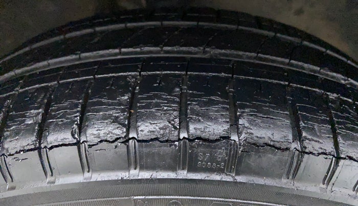2007 Maruti Zen Estilo LXI, Petrol, Manual, 76,651 km, Right Front Tyre Tread