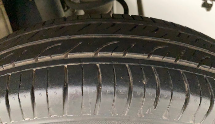 2015 Maruti Alto 800 LXI, Petrol, Manual, 59,122 km, Left Rear Tyre Tread