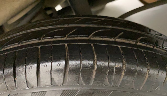 2015 Maruti Alto 800 LXI, Petrol, Manual, 59,122 km, Right Rear Tyre Tread