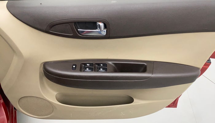 2011 Hyundai i20 MAGNA O 1.2, Petrol, Manual, 61,496 km, Driver Side Door Panels Control