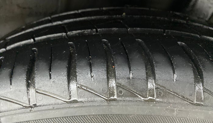2021 Hyundai AURA S CNG, CNG, Manual, 19,498 km, Left Rear Tyre Tread