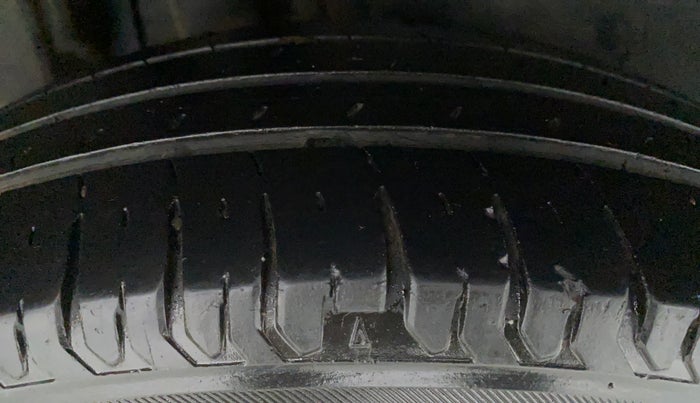 2018 Maruti Dzire VDI, Diesel, Manual, 52,274 km, Right Rear Tyre Tread