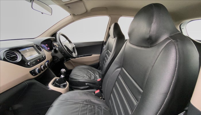 2017 Hyundai Grand i10 Sportz(O) 1.2 MT, Petrol, Manual, 65,310 km, Right Side Front Door Cabin