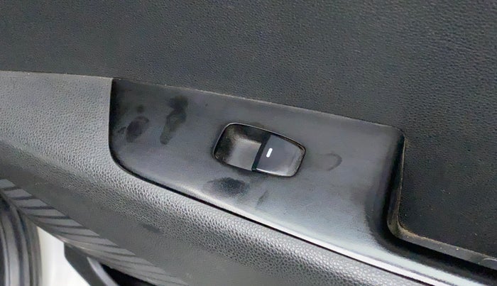 2017 Hyundai Creta E PLUS 1.6 PETROL, Petrol, Manual, 96,639 km, Right rear window switch / handle - Switch/handle not functional