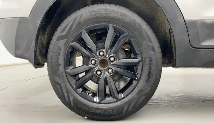 2017 Hyundai Creta E PLUS 1.6 PETROL, Petrol, Manual, 96,639 km, Right Rear Wheel