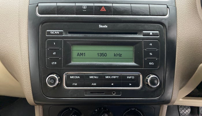 2013 Skoda Rapid AMBITION 1.6 TDI CR MT PLUS, Diesel, Manual, 1,22,864 km, Infotainment system - AM/FM Radio - Not Working