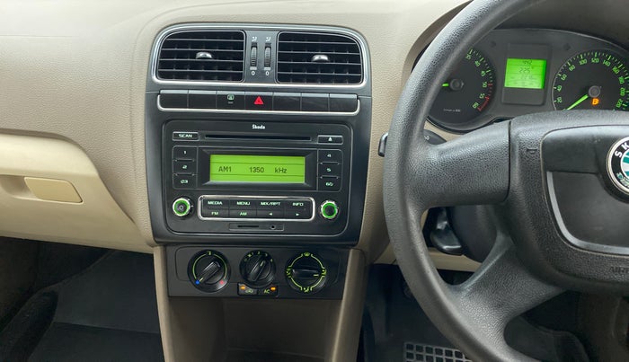 2013 Skoda Rapid AMBITION 1.6 TDI CR MT PLUS, Diesel, Manual, 1,22,864 km, Air Conditioner