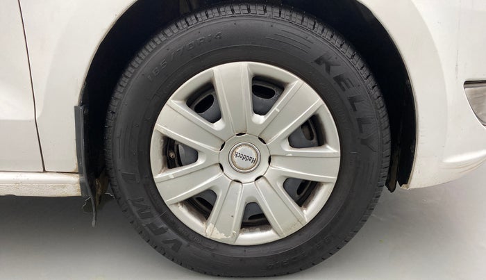 2013 Skoda Rapid AMBITION 1.6 TDI CR MT PLUS, Diesel, Manual, 1,22,864 km, Right Front Wheel
