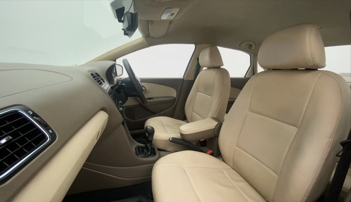 2013 Skoda Rapid AMBITION 1.6 TDI CR MT PLUS, Diesel, Manual, 1,22,864 km, Right Side Front Door Cabin