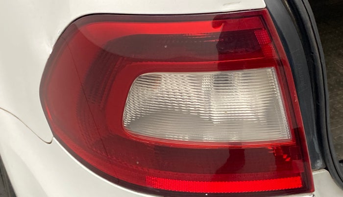 2013 Skoda Rapid AMBITION 1.6 TDI CR MT PLUS, Diesel, Manual, 1,22,864 km, Left tail light - Faded