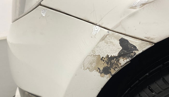 2013 Skoda Rapid AMBITION 1.6 TDI CR MT PLUS, Diesel, Manual, 1,23,087 km, Front bumper - Paint has minor damage