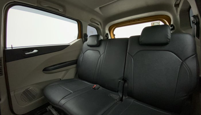 2022 Renault TRIBER RXZ, Petrol, Manual, 17,964 km, Right Side Rear Door Cabin