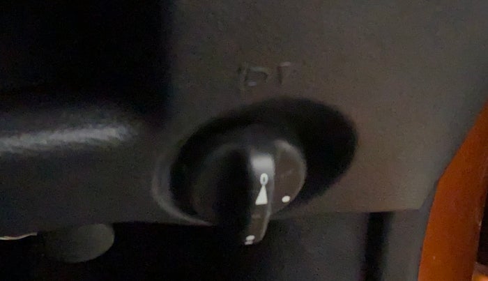 2018 Datsun Go T (O), Petrol, Manual, 60,853 km, Dashboard - Headlight height adjustment not working